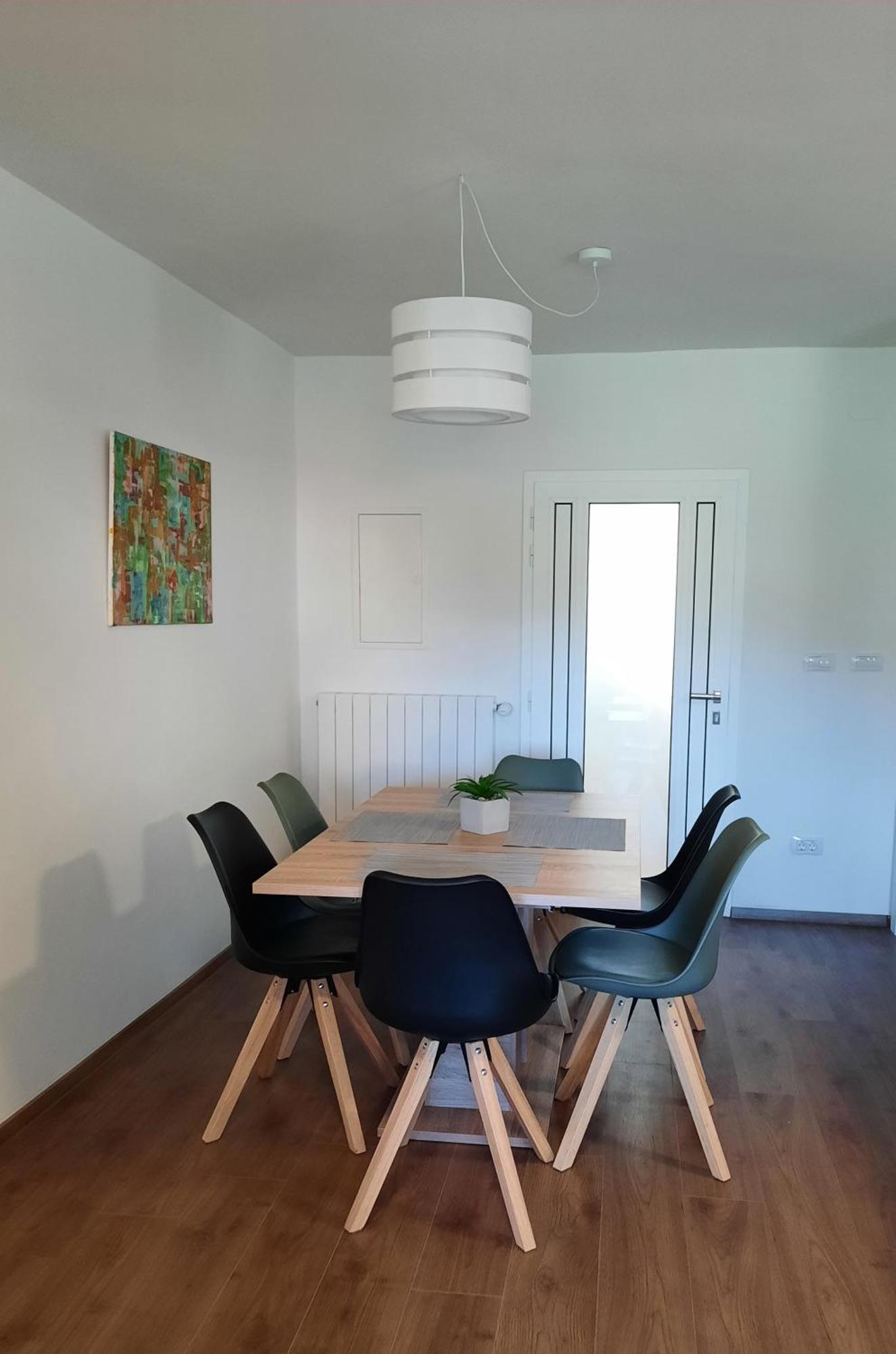 Hisa Spuntar Apartment Bovec Bilik gambar